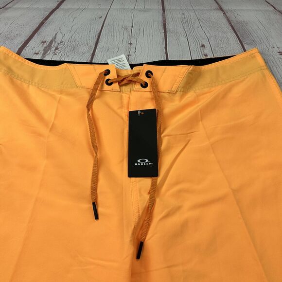 Oakley Kana 21 Boardshorts Mens 36 Sun Orange Swim Shorts Quick Dry Surf Pocket - Picture 2 of 9